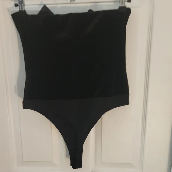 Sexy Sophisticated Bodysuit - Picture 9 of 9